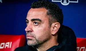 برشلونة يؤكد قرار تشافي بالبقاء كمدير فني